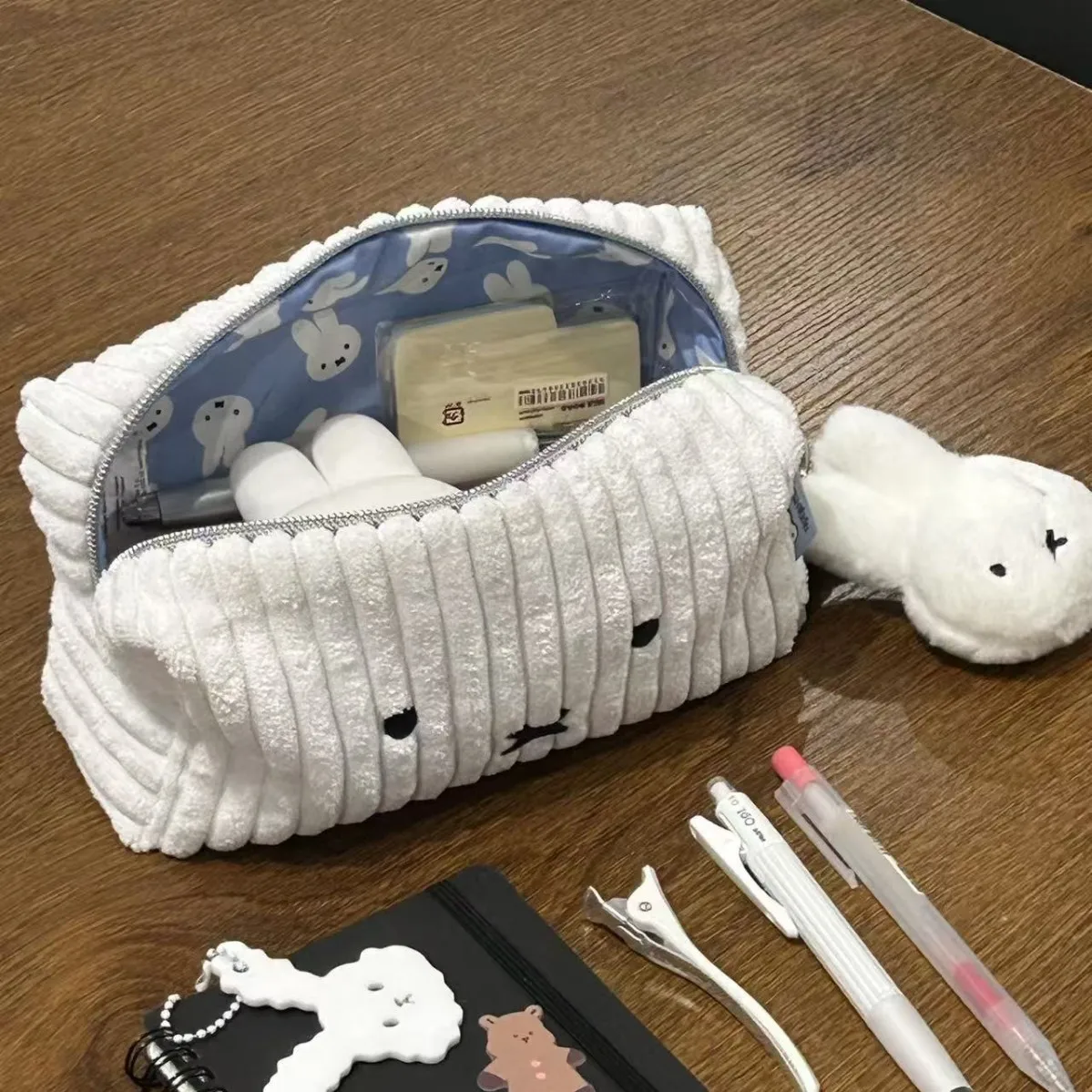 Pluszowy piórnik Miffy z mater – Stationery Supplier recenzja i cena